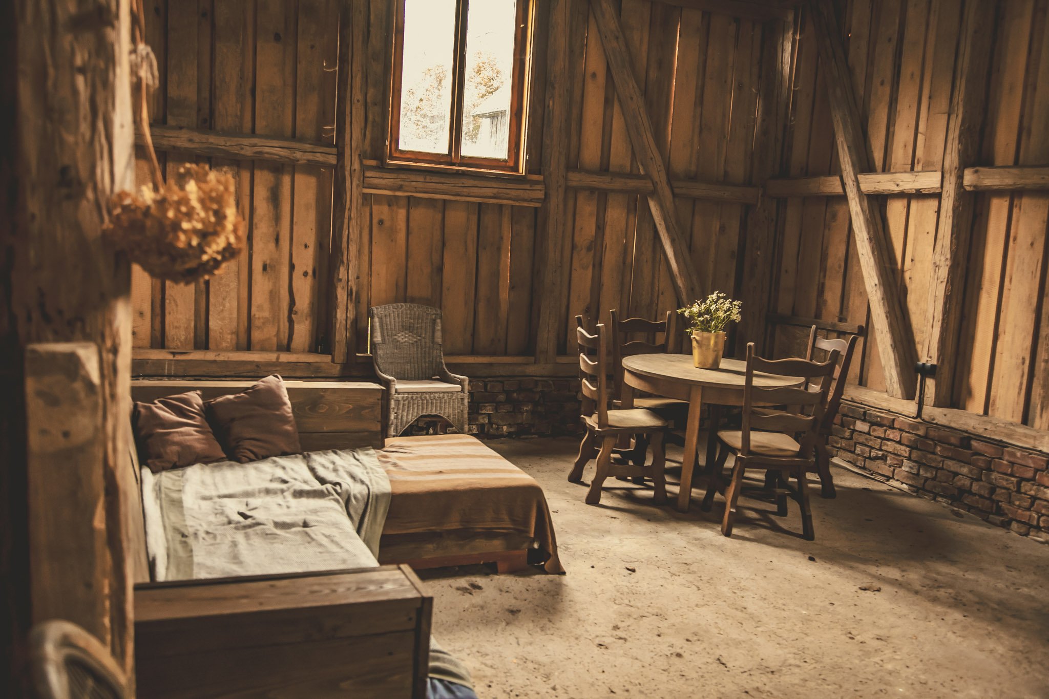 wooden barn-jelonki 2
